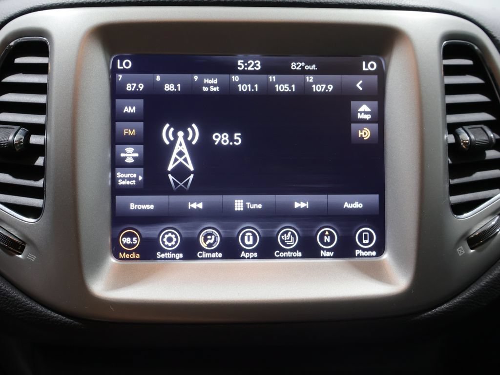 Used 2021 Jeep Compass Latitude AWD/4WD image 29