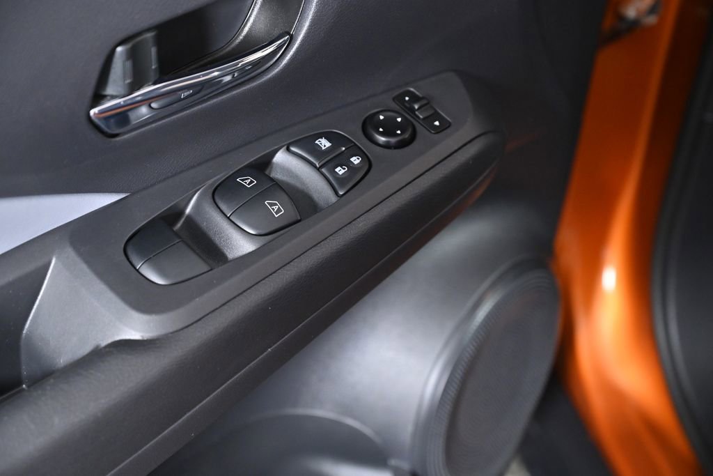 Used 2021 Nissan Kicks SR w/ SR Premium Package image 21