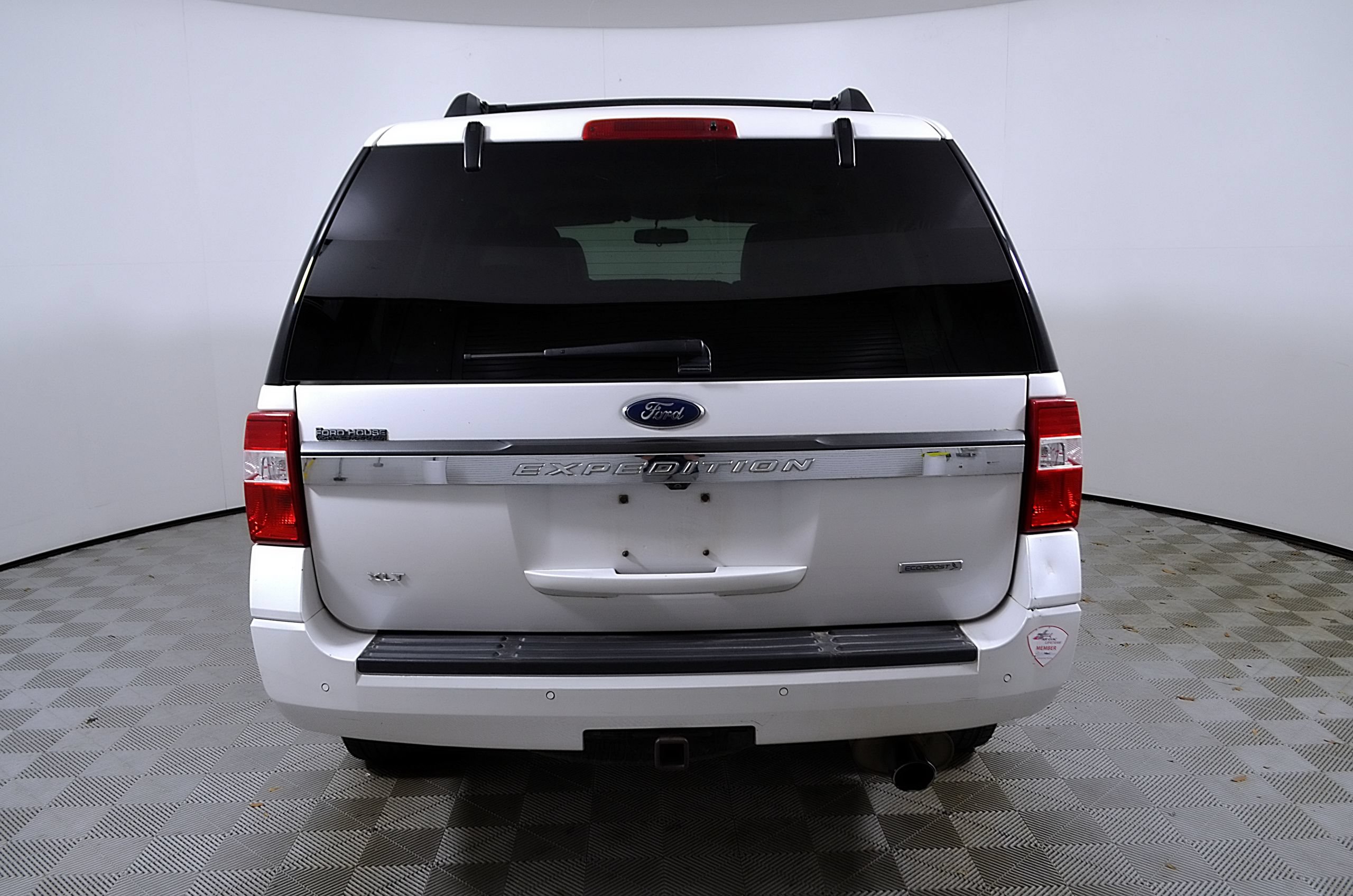 Used 2017 Ford Expedition XLT w/ Equipment Group 202A RWD image 9