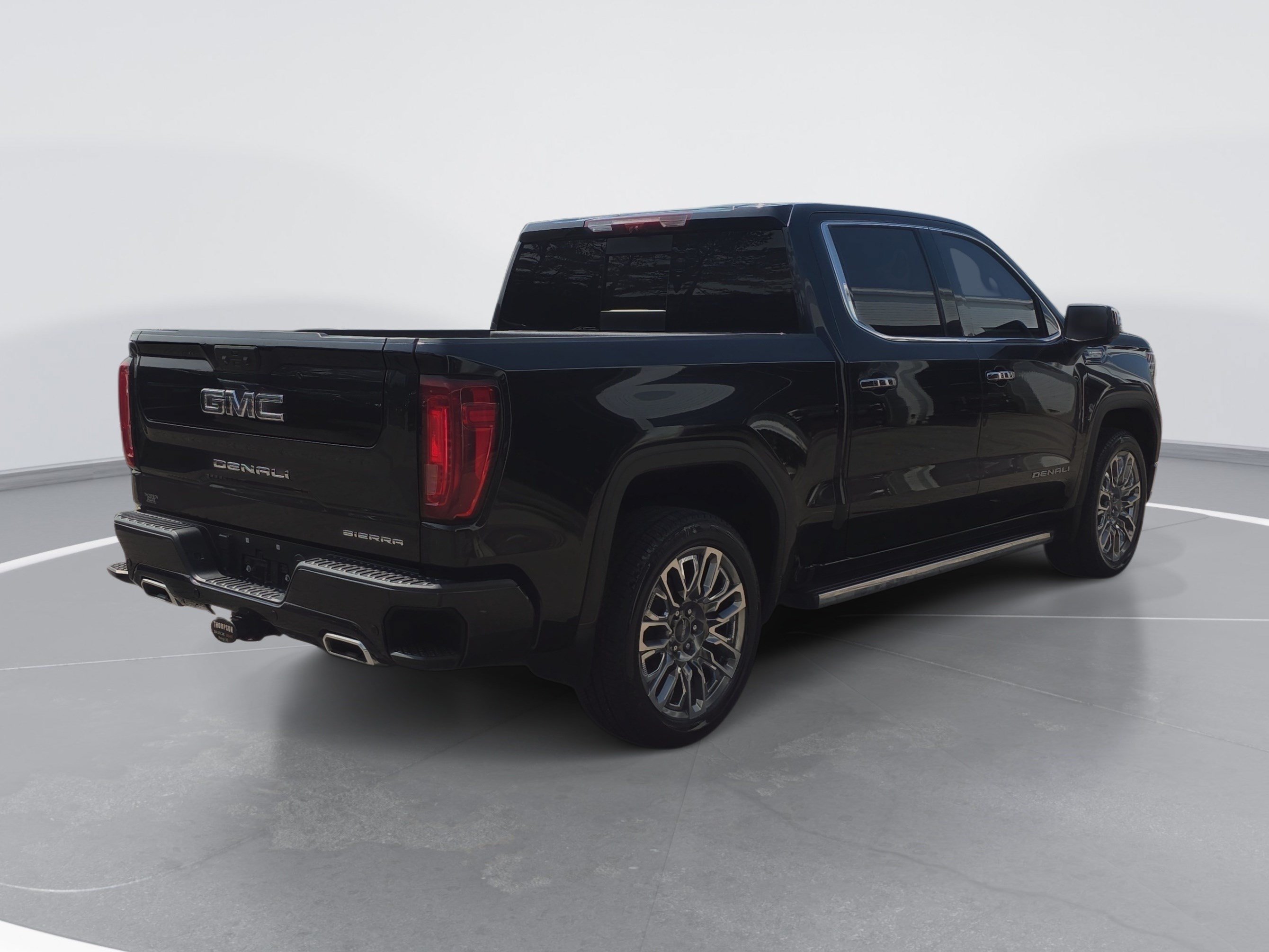 Used 2023 GMC Sierra 1500 Denali Ultimate AWD/4WD image 3