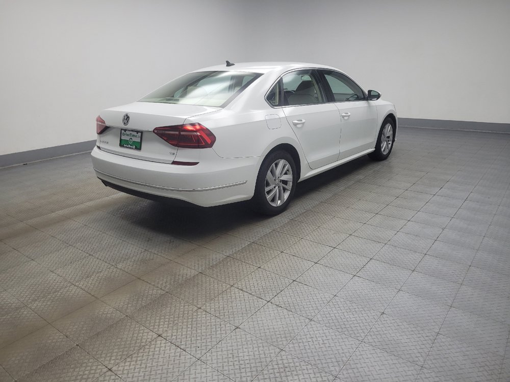 Used 2018 Volkswagen Passat 2.0T SE FWD image 10