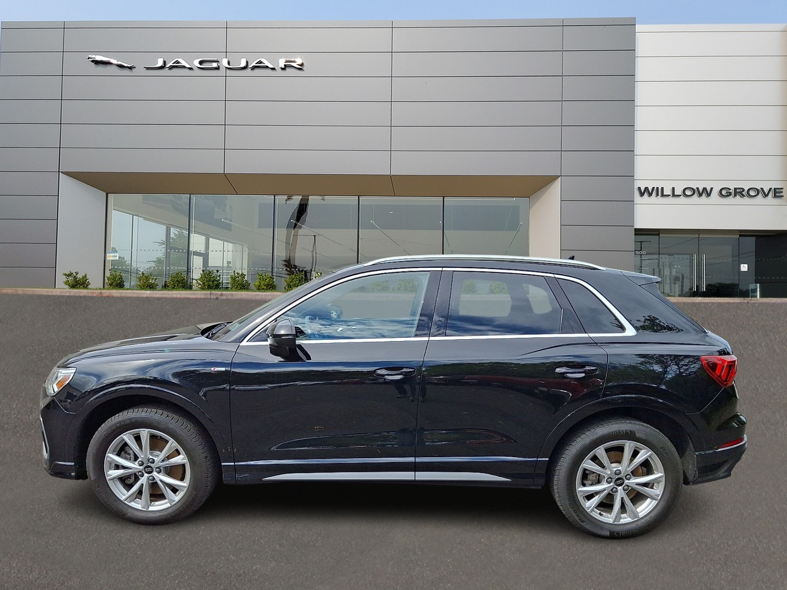 Used 2023 Audi Q3 2.0T Premium Plus AWD/4WD image 6