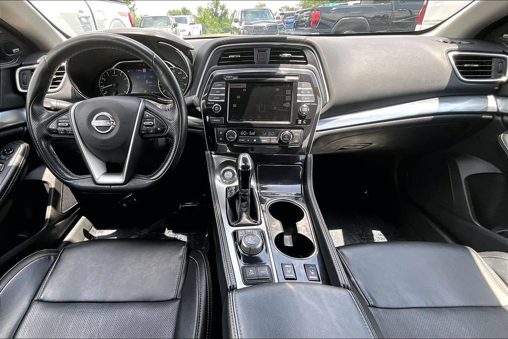 Used 2023 Nissan Maxima SL FWD image 9