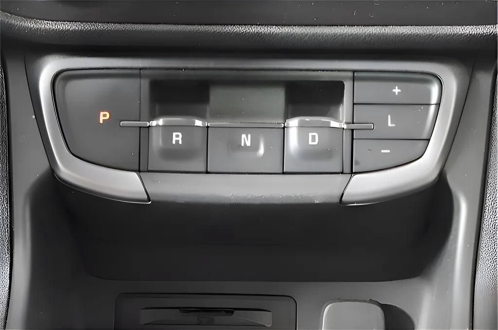 Used 2024 GMC Terrain AT4 w/ Tech Package AWD/4WD image 18