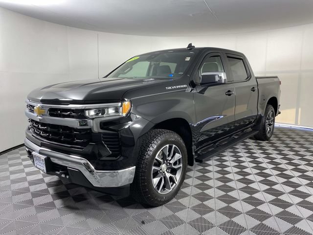 Used 2024 Chevrolet Silverado 1500 LT AWD/4WD image 4