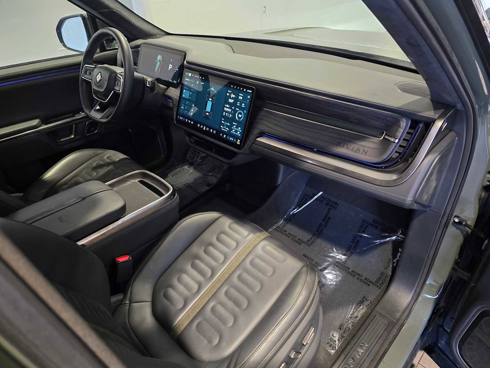 Used 2022 Rivian R1S Launch Edition image 14