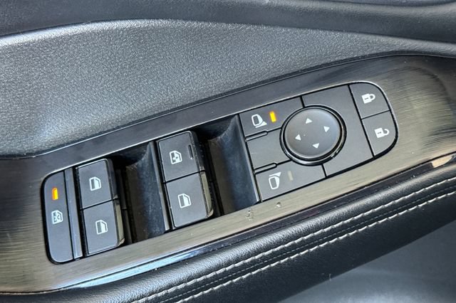 Used 2024 Nissan Rogue SV AWD/4WD image 12