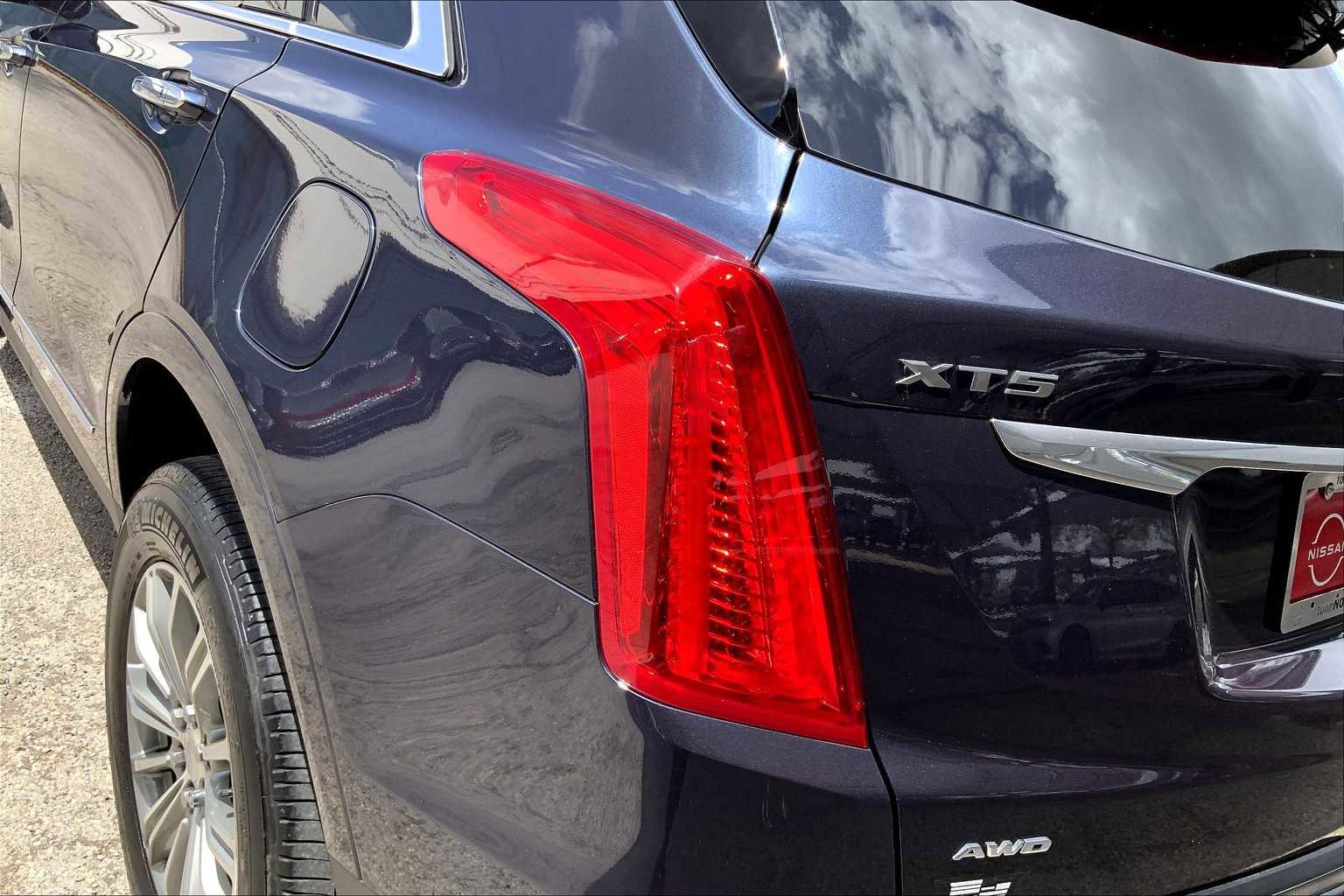 Used 2018 Cadillac XT5 Luxury w/ Driver Awareness Package image 54