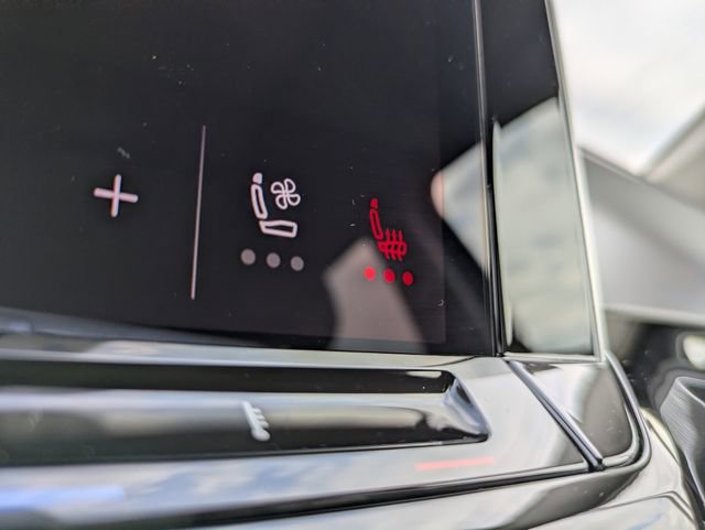 Certified 2025 Volkswagen Atlas Peak Edition SE image 25