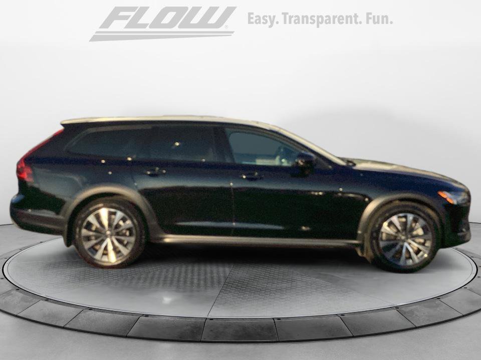 Certified 2023 Volvo V90 B6 Cross Country Plus AWD/4WD image 10