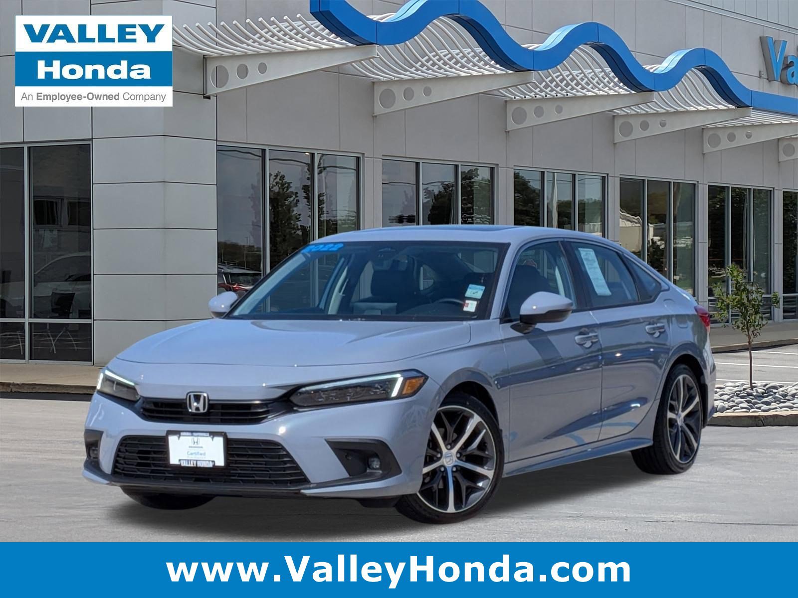 Used 2022 Honda Civic Touring image 1