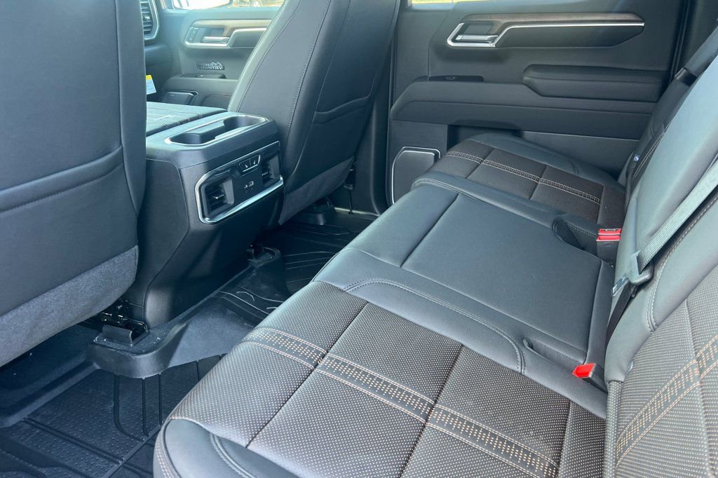 New 2026 Chevrolet Silverado 1500 High Country image 9