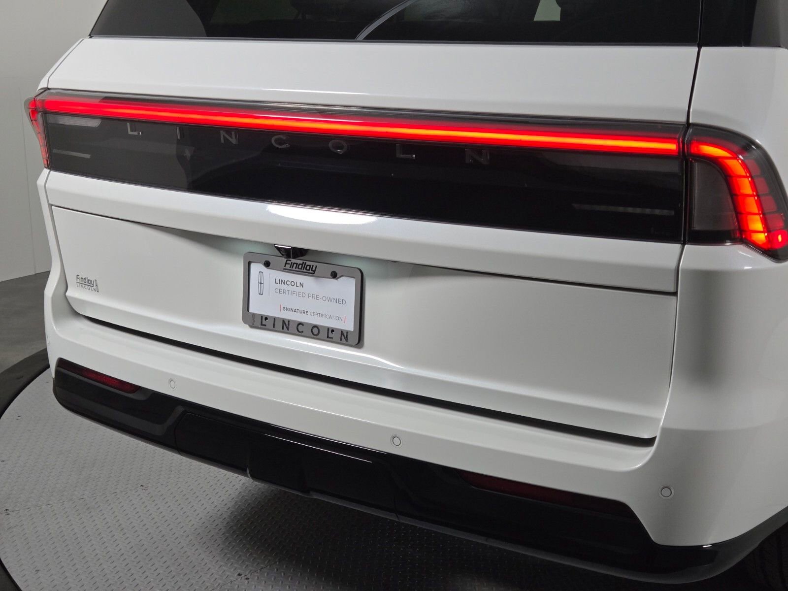 Certified 2026 Lincoln Navigator Reserve AWD/4WD image 5