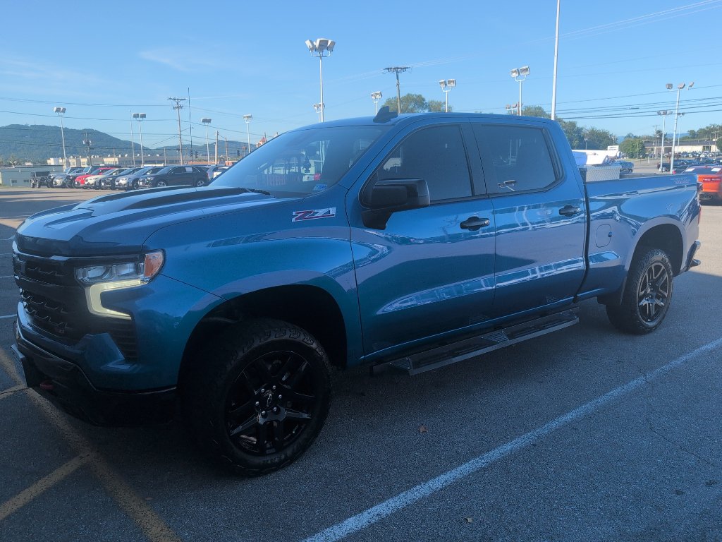 Used 2023 Chevrolet Silverado 1500 LT Trail Boss AWD/4WD image 1
