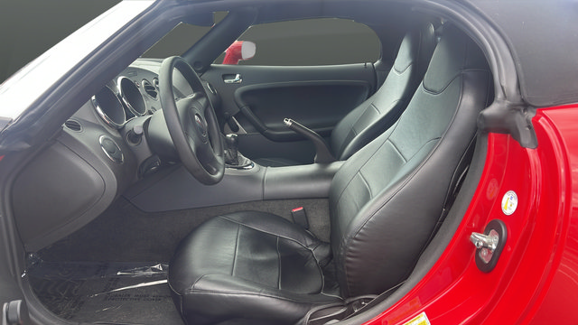 Used 2007 Pontiac Solstice Convertible RWD image 10