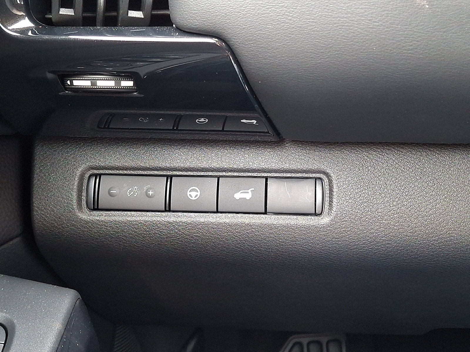 Used 2026 Nissan Pathfinder SV AWD/4WD image 27