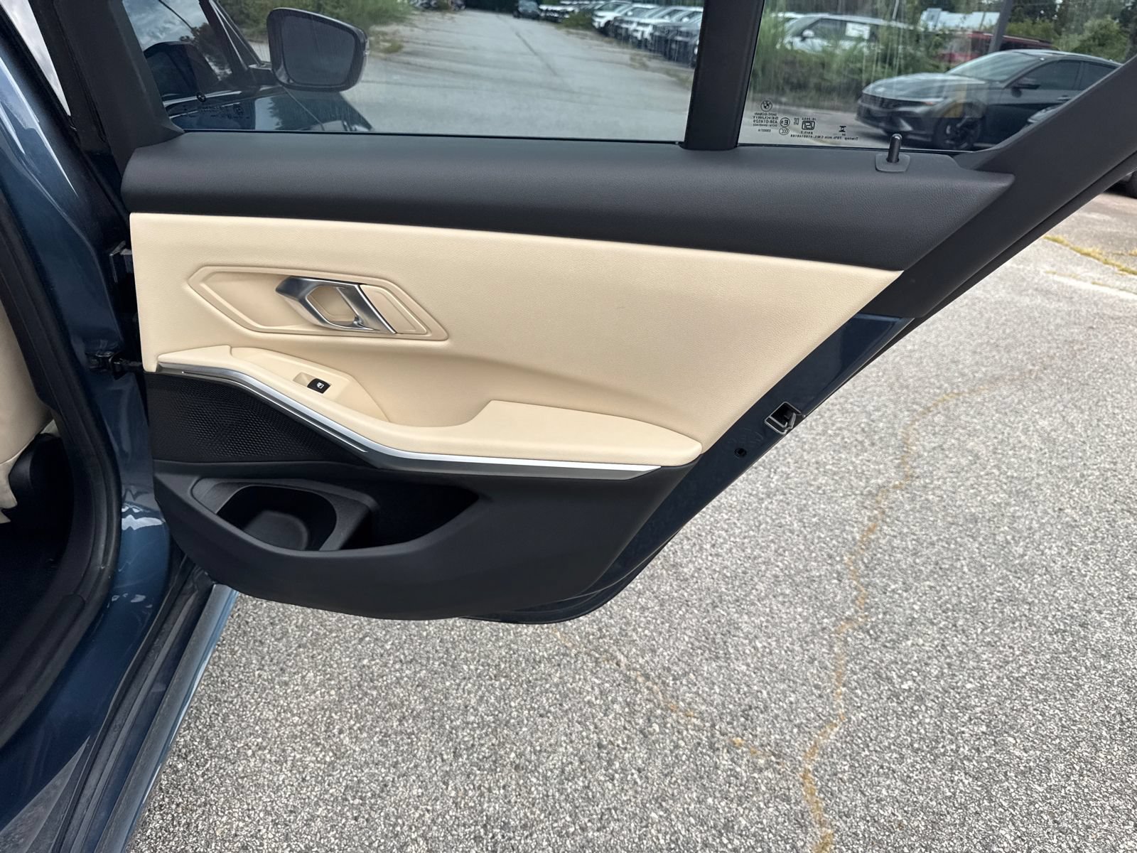 Used 2025 BMW 330i Sedan w/ M Sport Package RWD image 16