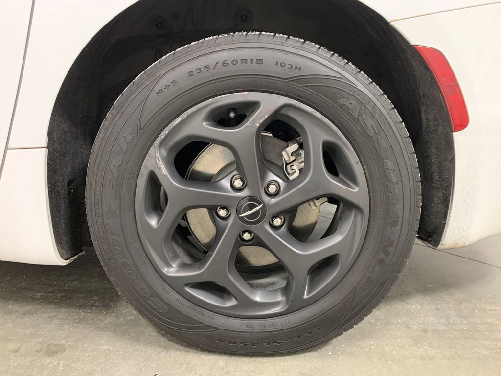 Used 2022 Chrysler Pacifica Limited w/ S Appearance Package image 25