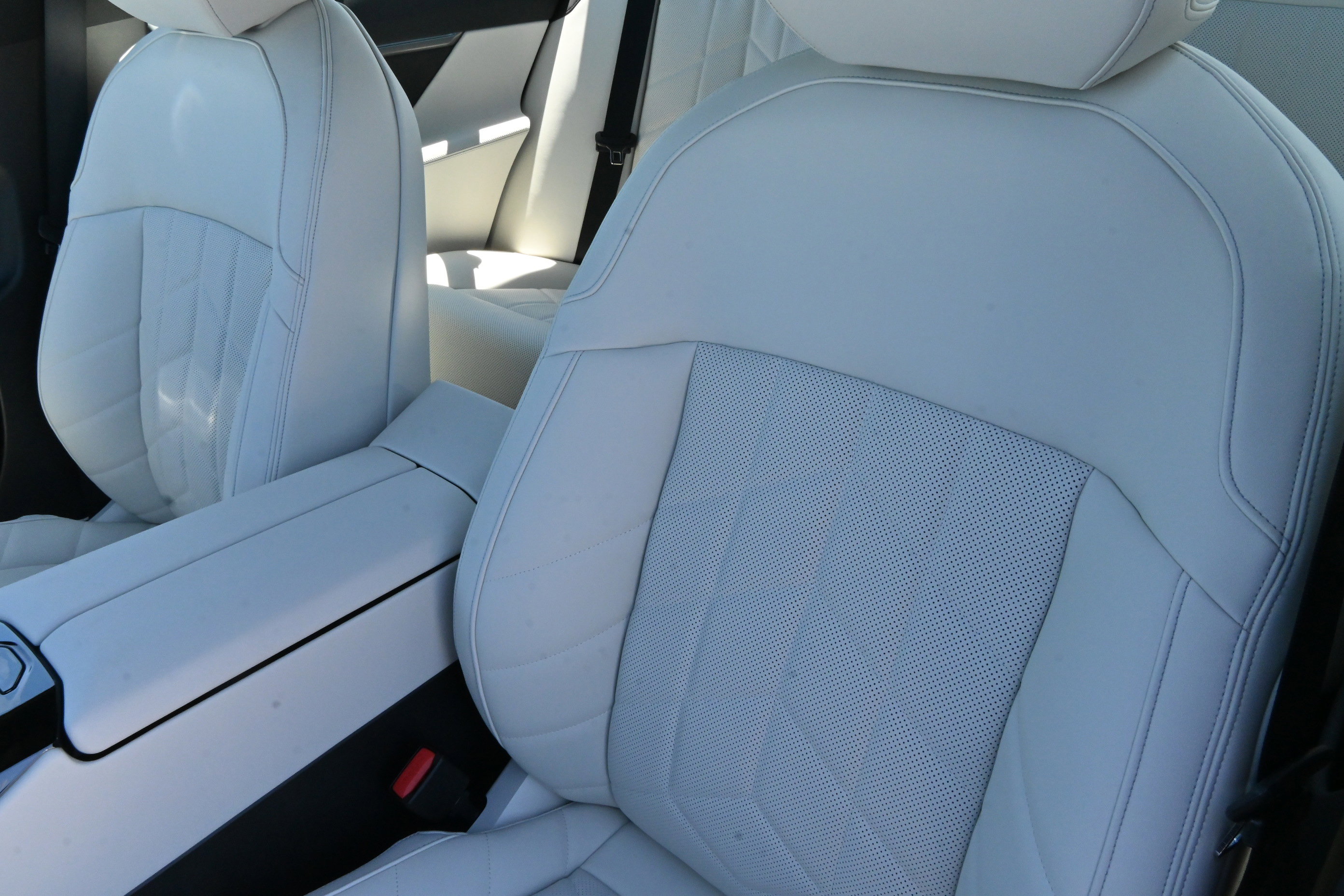 New 2026 BMW 540i xDrive w/ Executive Package AWD/4WD image 11