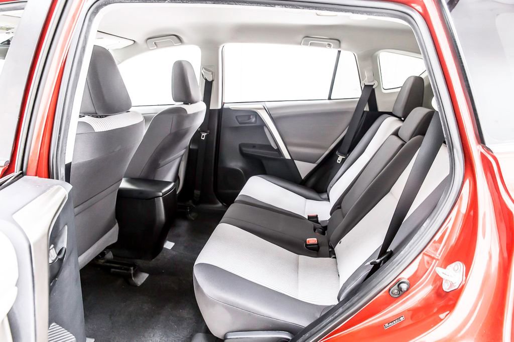 Used 2013 Toyota RAV4 LE FWD image 24