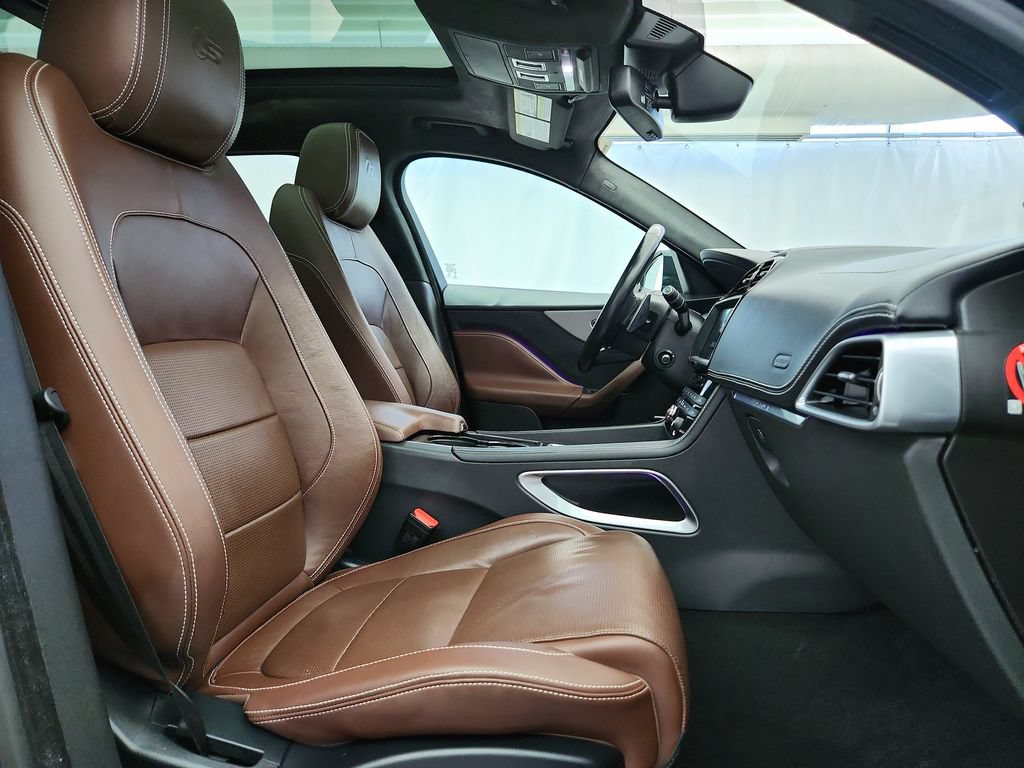 Used 2017 Jaguar F-PACE S AWD/4WD image 29