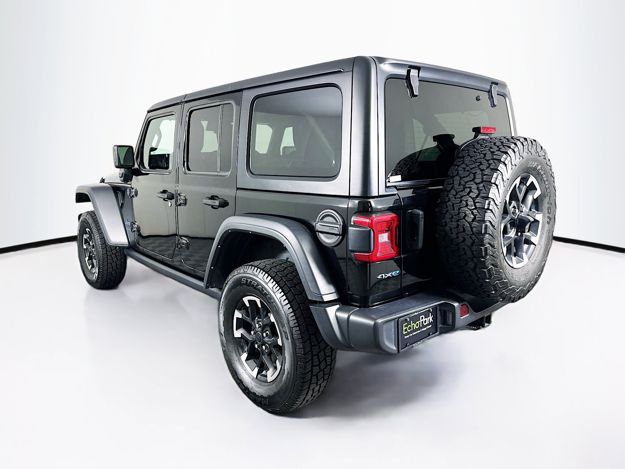 Used 2024 Jeep Wrangler Unlimited Rubicon 4xe AWD/4WD image 5