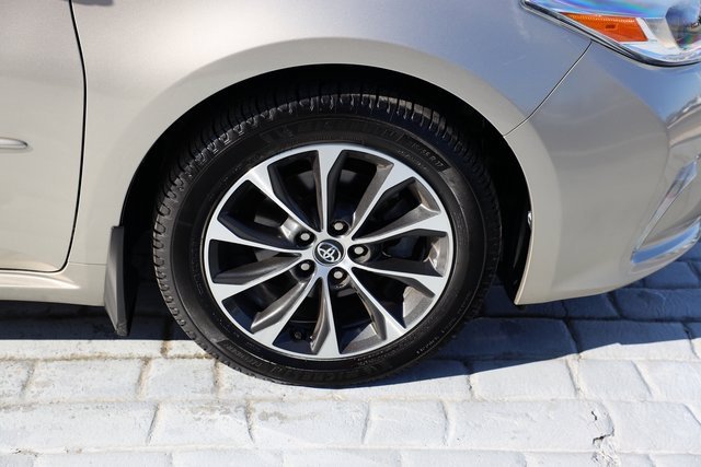 Used 2016 Toyota Avalon Limited image 43