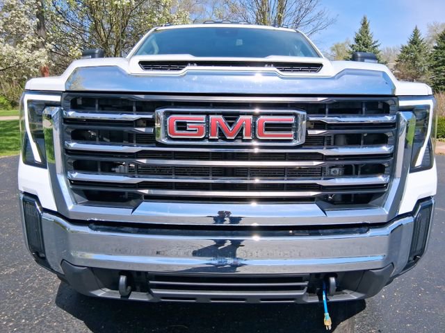 Used 2025 GMC Sierra 3500 SLE AWD/4WD image 2