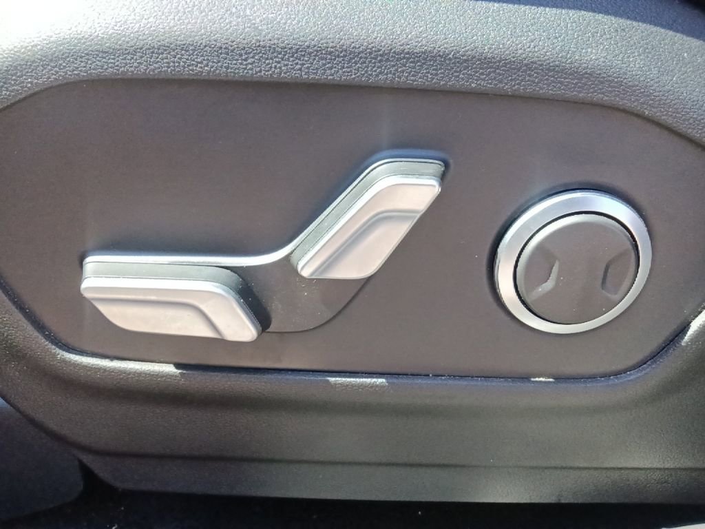 Used 2025 Hyundai Santa Fe XRT image 17