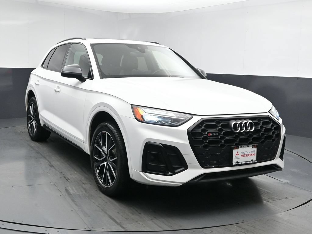 Used 2023 Audi SQ5 Premium Plus w/ Premium Plus Package AWD/4WD image 2