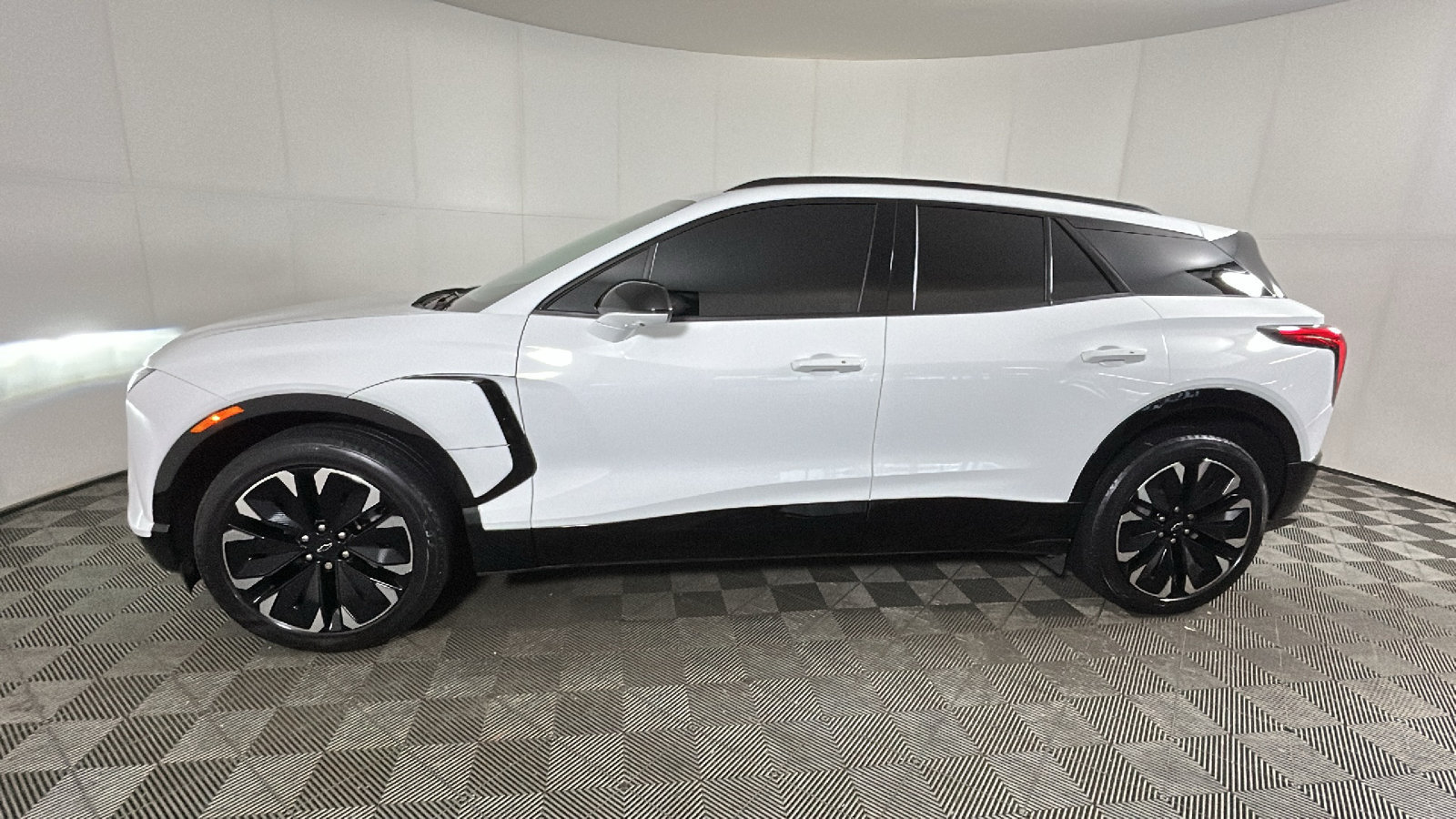 Used 2024 Chevrolet Blazer EV RS AWD/4WD image 6