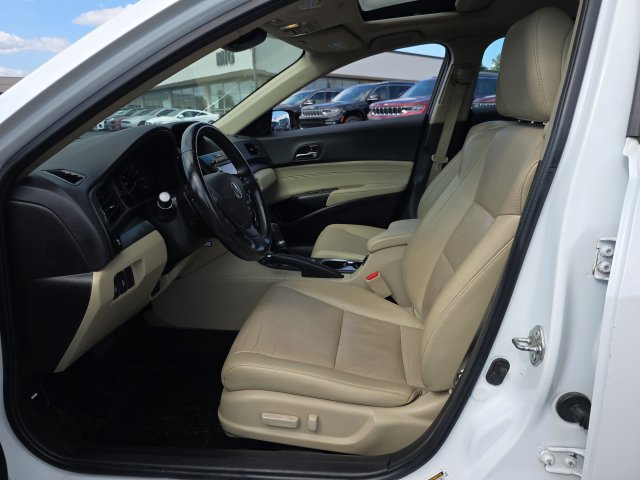 Used 2016 Acura ILX w/ Technology Plus Package FWD image 14