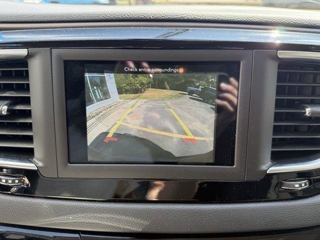 Used 2021 Chrysler Voyager L image 13