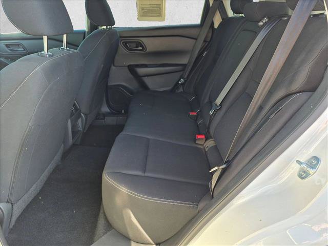 Used 2024 Nissan Rogue S FWD image 17