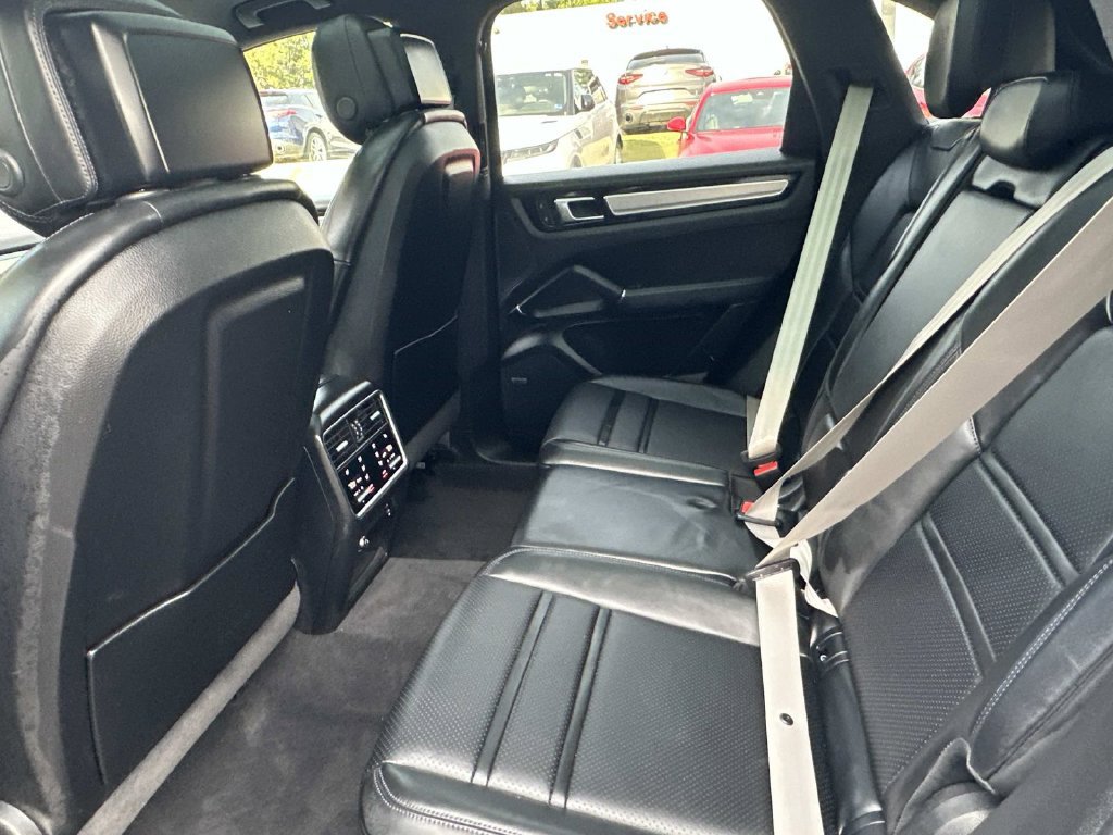 Used 2023 Porsche Cayenne Platinum Edition AWD/4WD image 17