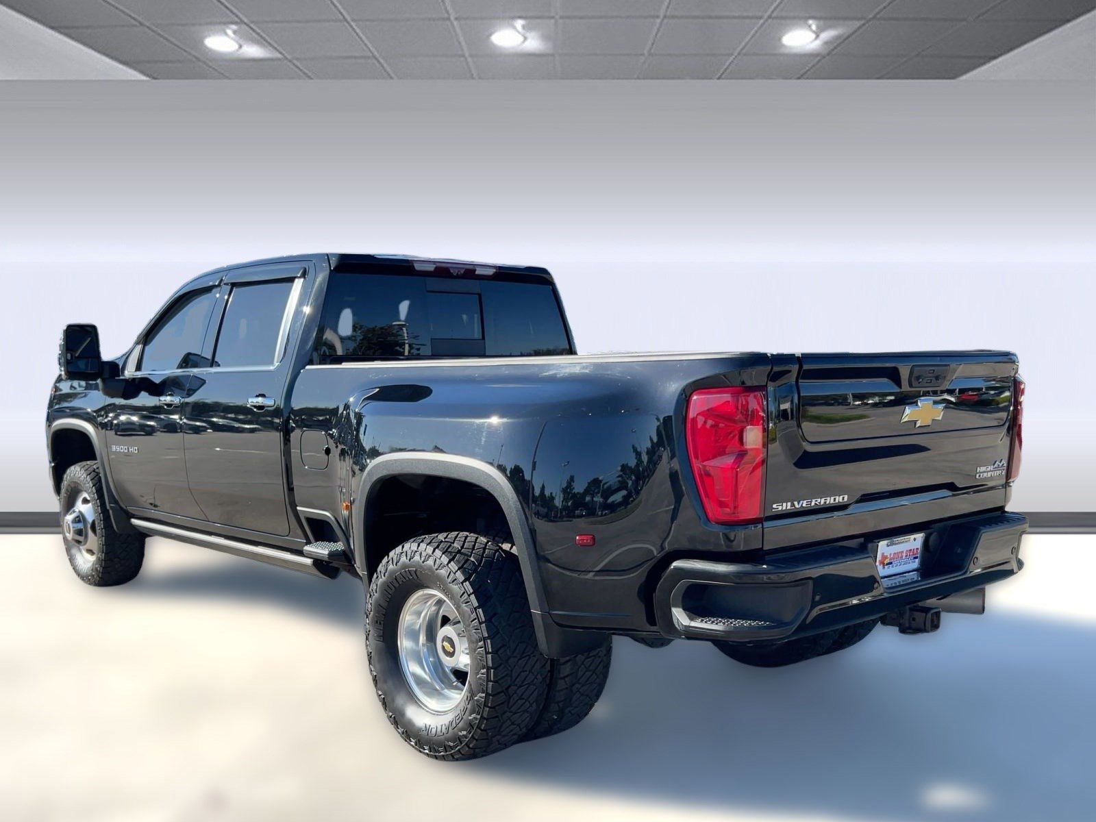 Used 2023 Chevrolet Silverado 3500 High Country image 3