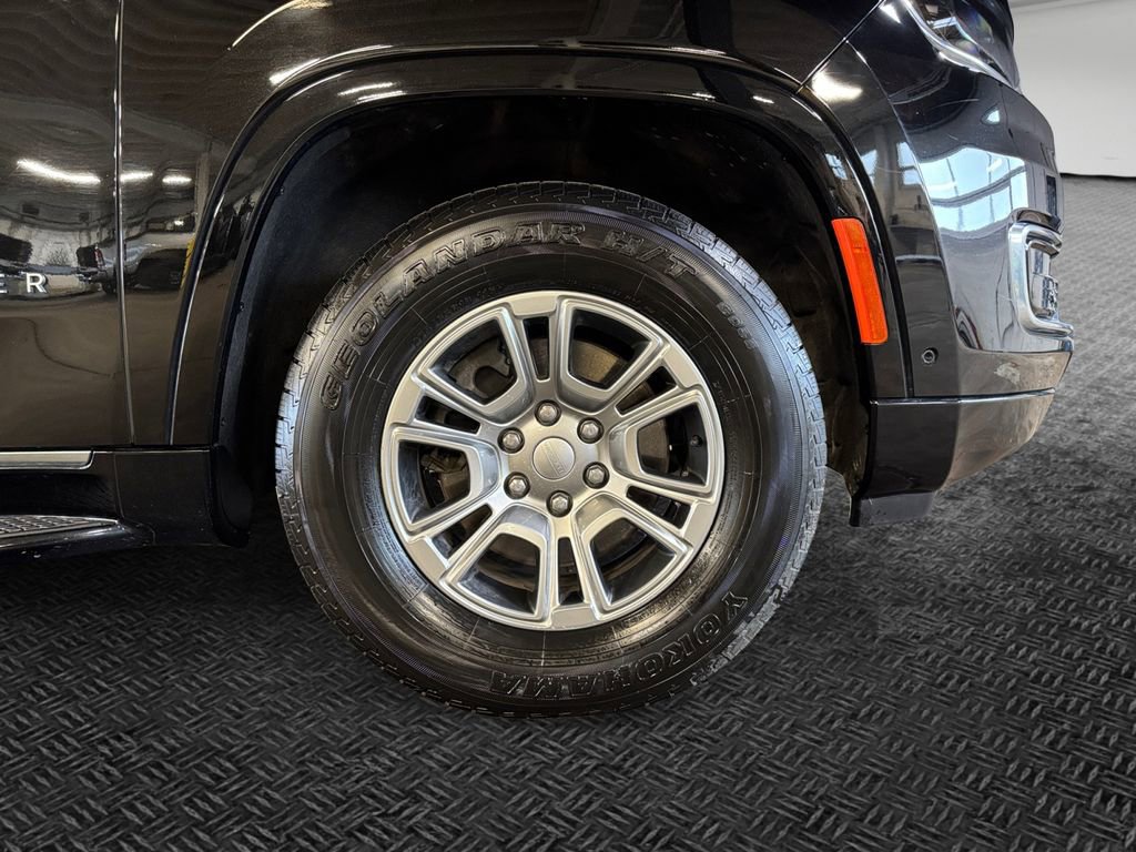 Used 2024 Jeep Wagoneer 4WD image 11