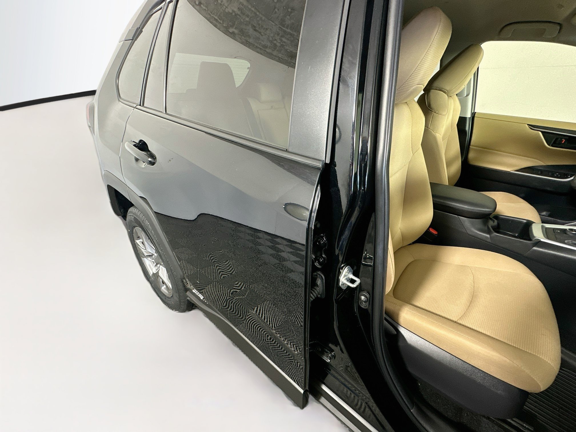 Certified 2023 Toyota RAV4 LE AWD/4WD image 27