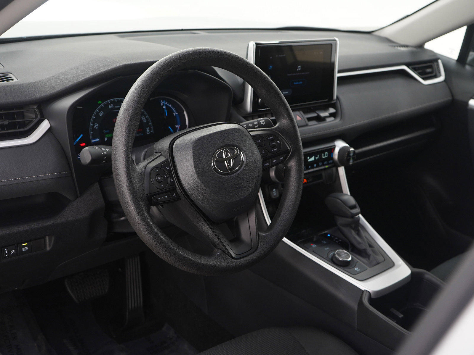 Used 2025 Toyota RAV4 LE image 25