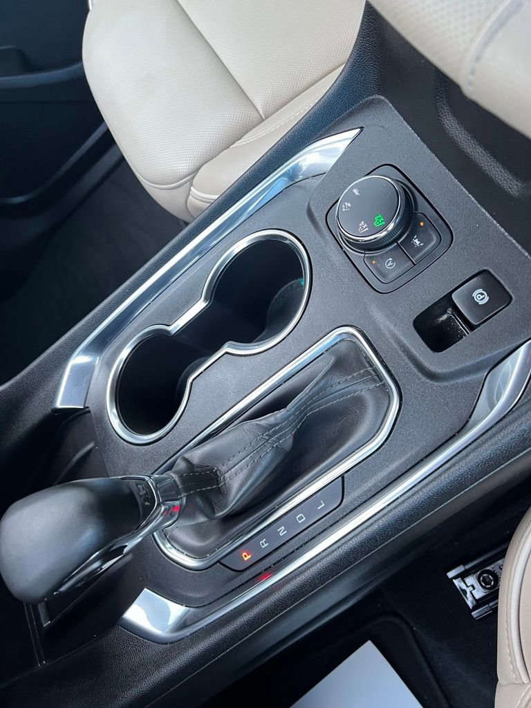 Used 2023 Chevrolet Traverse Premier AWD/4WD image 52