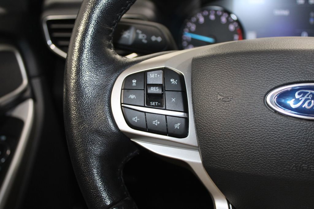 Used 2022 Ford Explorer XLT w/ Equipment Group 202A image 39