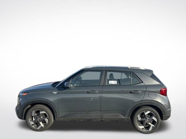 Used 2026 Hyundai Venue SEL image 9