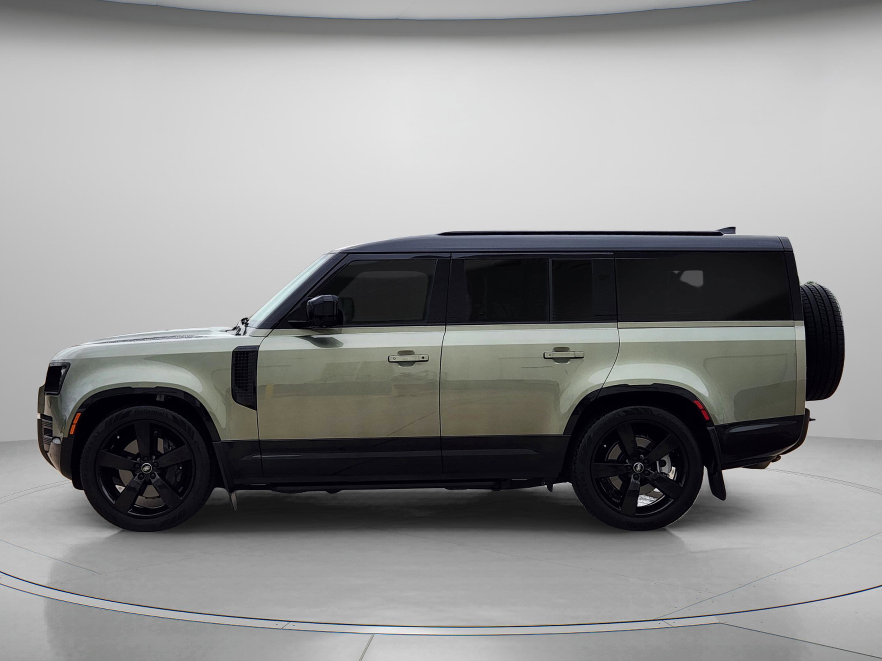 Certified 2025 Land Rover Defender 130 X-Dynamic SE AWD/4WD image 2