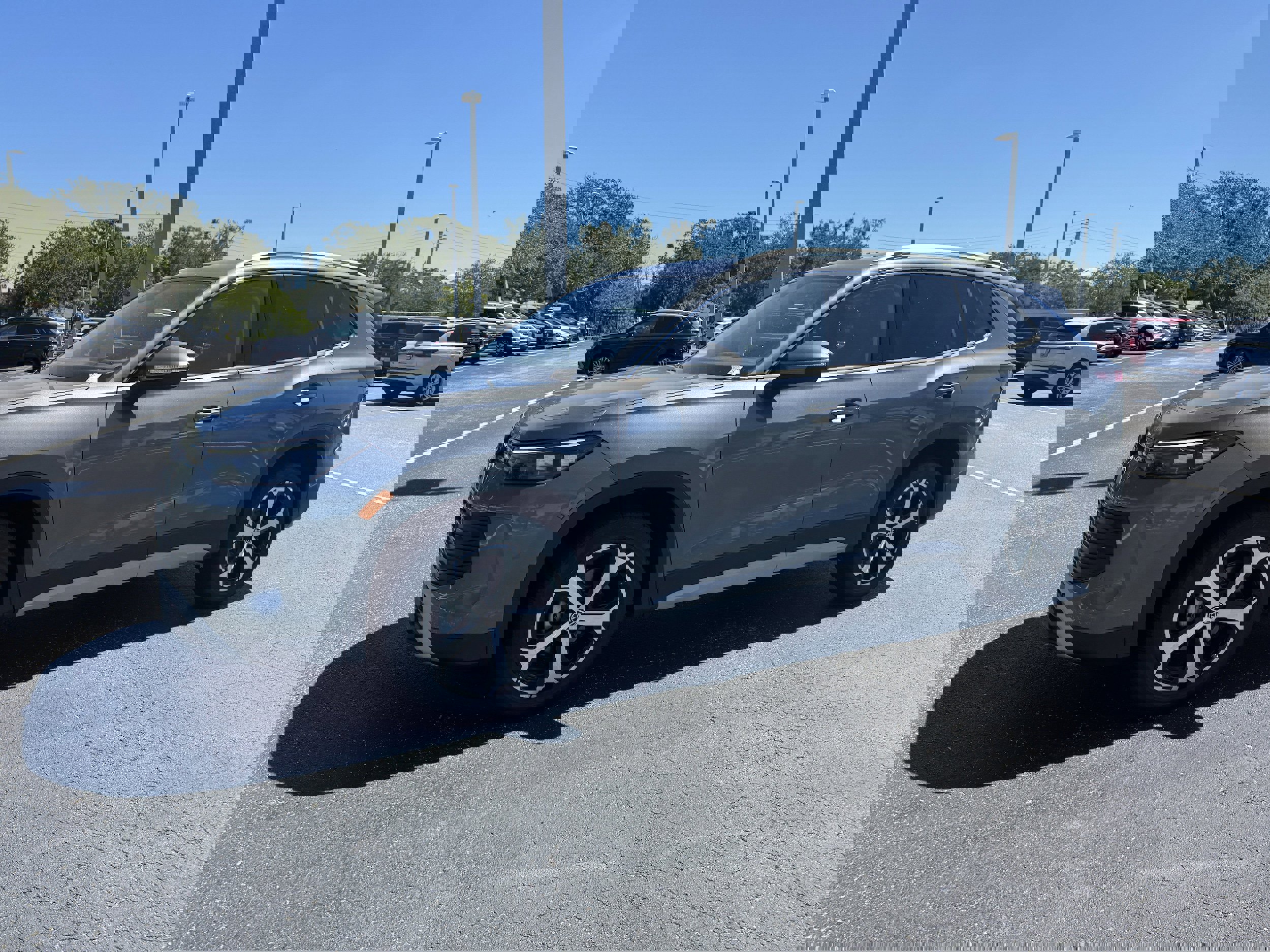 New 2025 Volkswagen Tiguan SE image 7