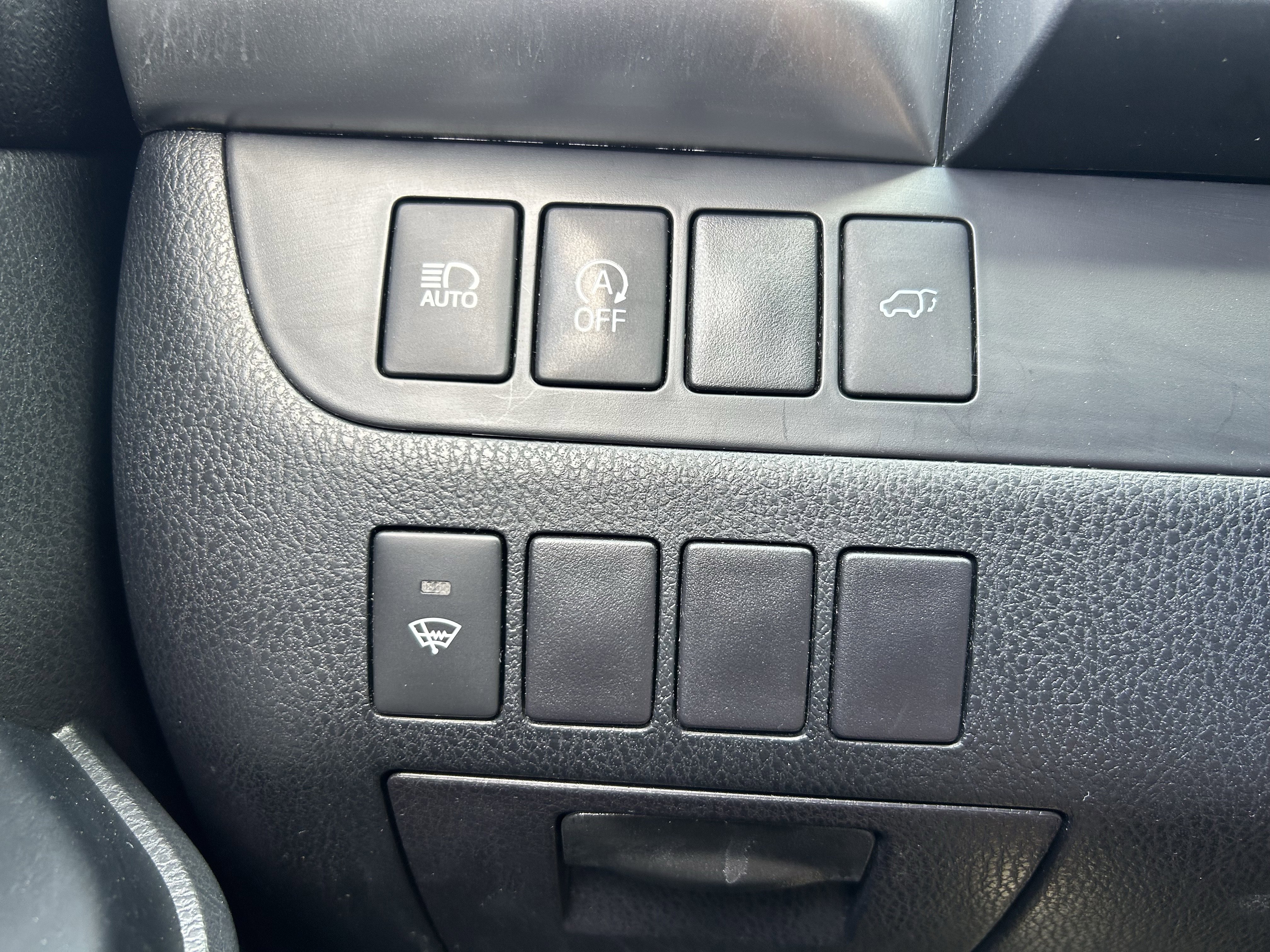 Used 2017 Toyota Highlander SE AWD/4WD image 19