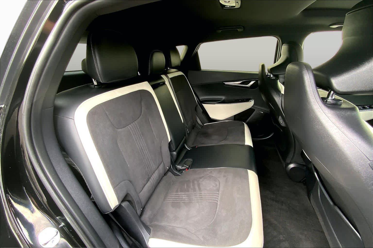 Used 2023 Kia EV6 GT-Line w/ GT-Line Suede Seat Package AWD/4WD image 19