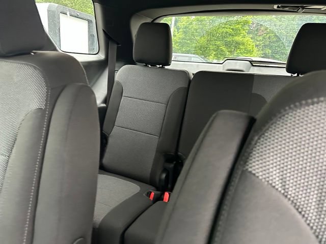 Used 2023 Chevrolet Traverse LT FWD image 23