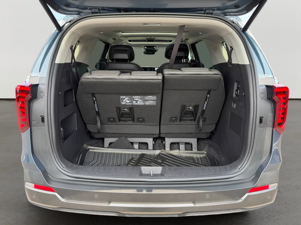 Used 2025 Kia Carnival SX Prestige FWD image 11