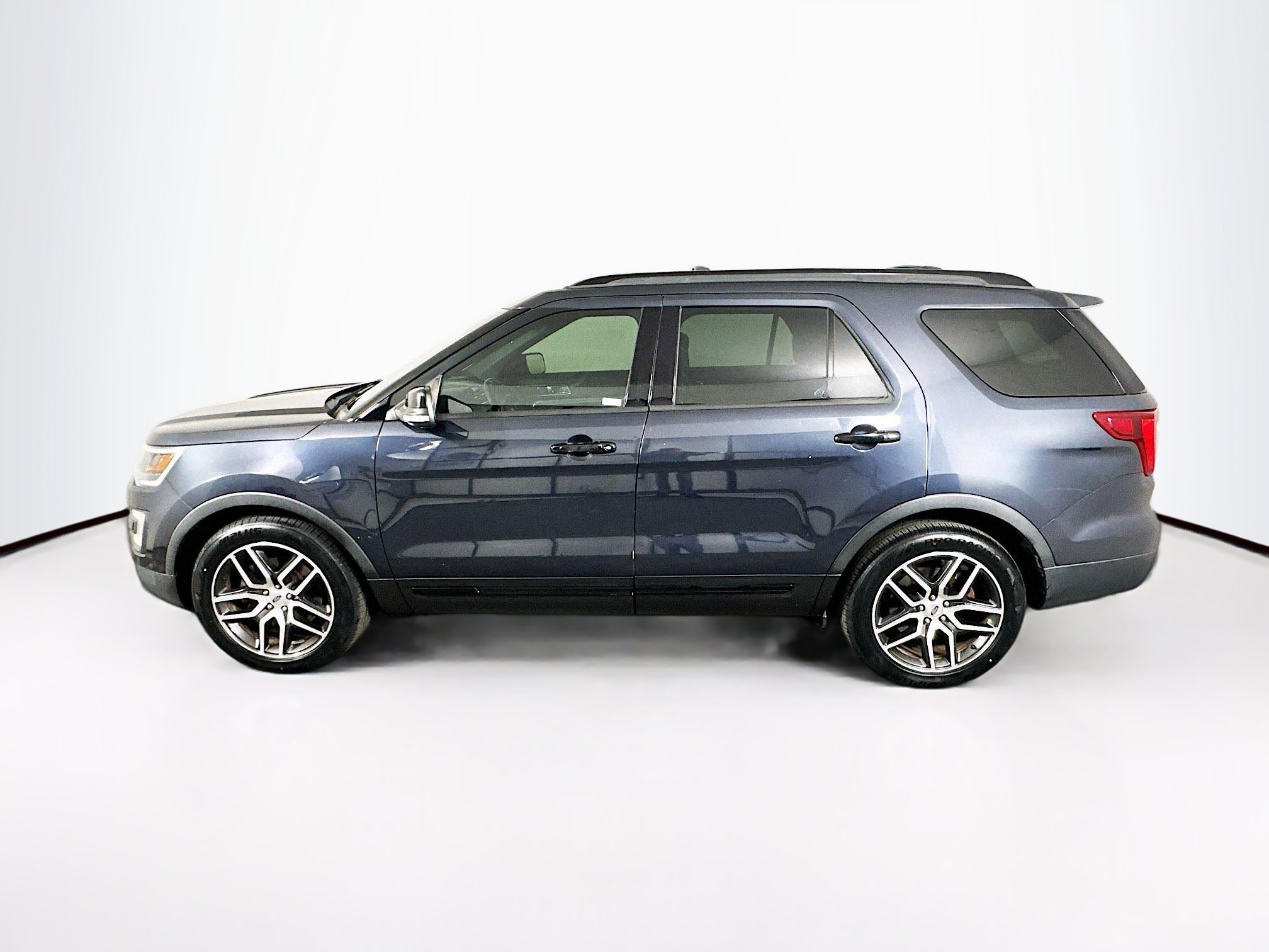 Used 2017 Ford Explorer Sport w/ Equipment Group 401A AWD/4WD image 4