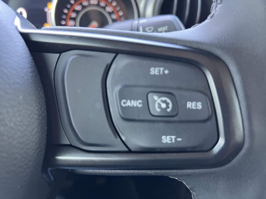 Used 2023 Jeep Gladiator Sport image 17